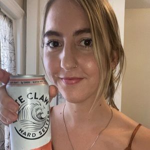 Meet your Posher, Caroline